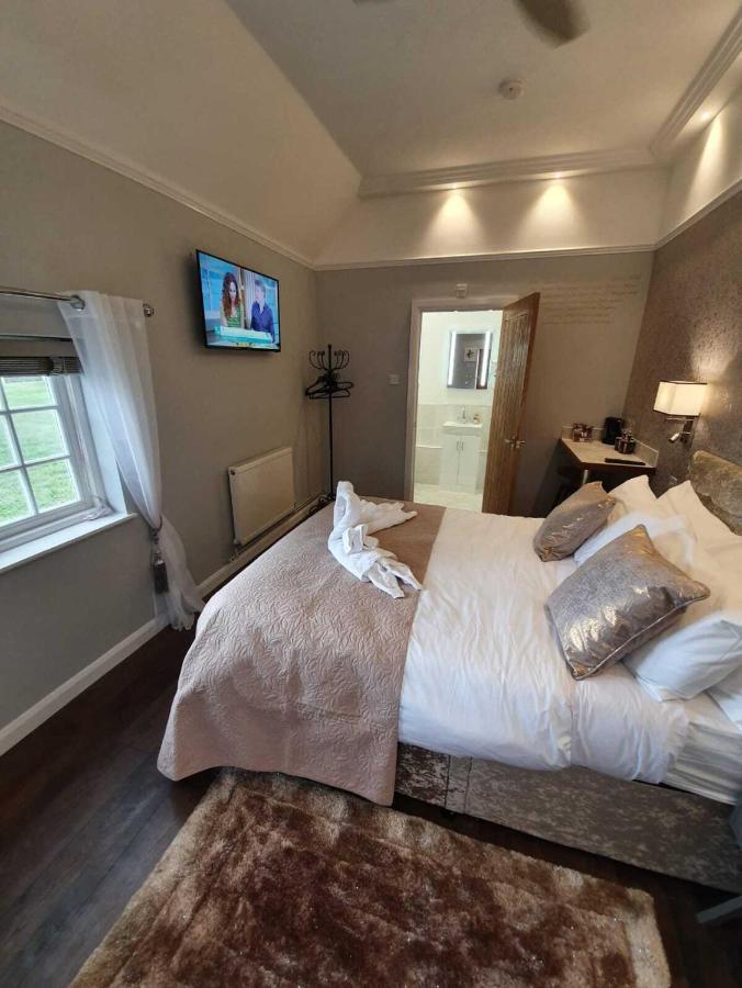 Old Thatch Bambers Guest house Takeley