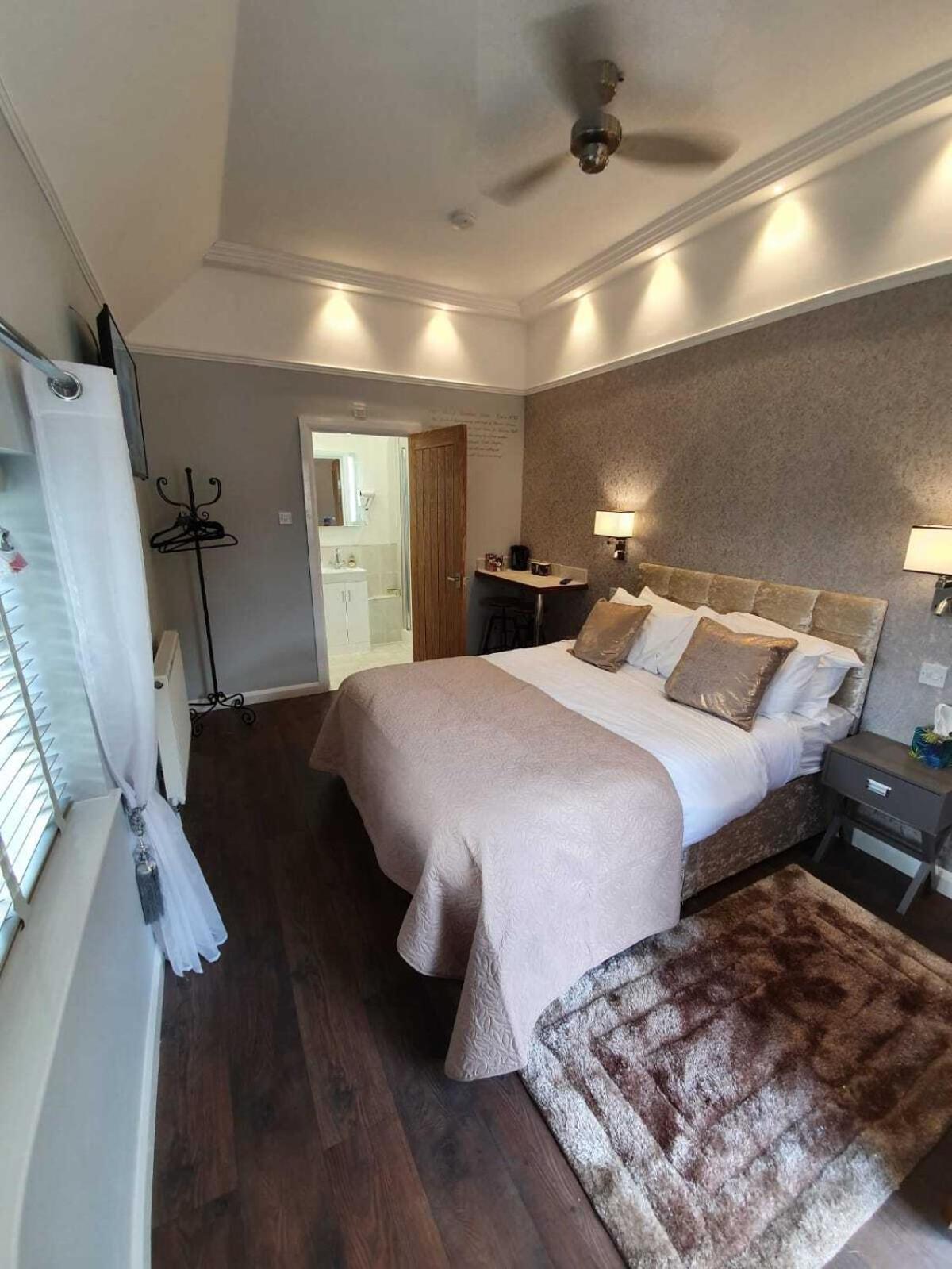 Old Thatch Bambers Guest house 4*